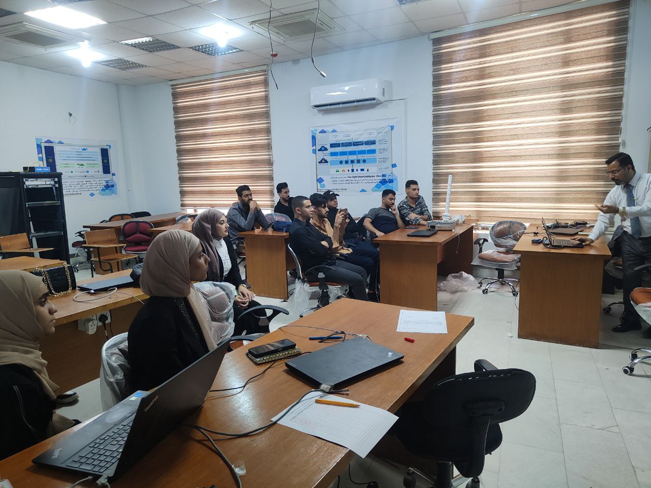 Read more about the article دورة تدريبية لطلبة قسمي تكنولوجيا المعلومات وعلوم الحاسوب ​